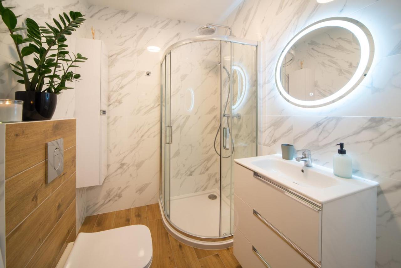 Maya'S Flats & Resorts 49 - Spacious 3 Rooms Apartment In Szafarnia Gdansk Exterior photo